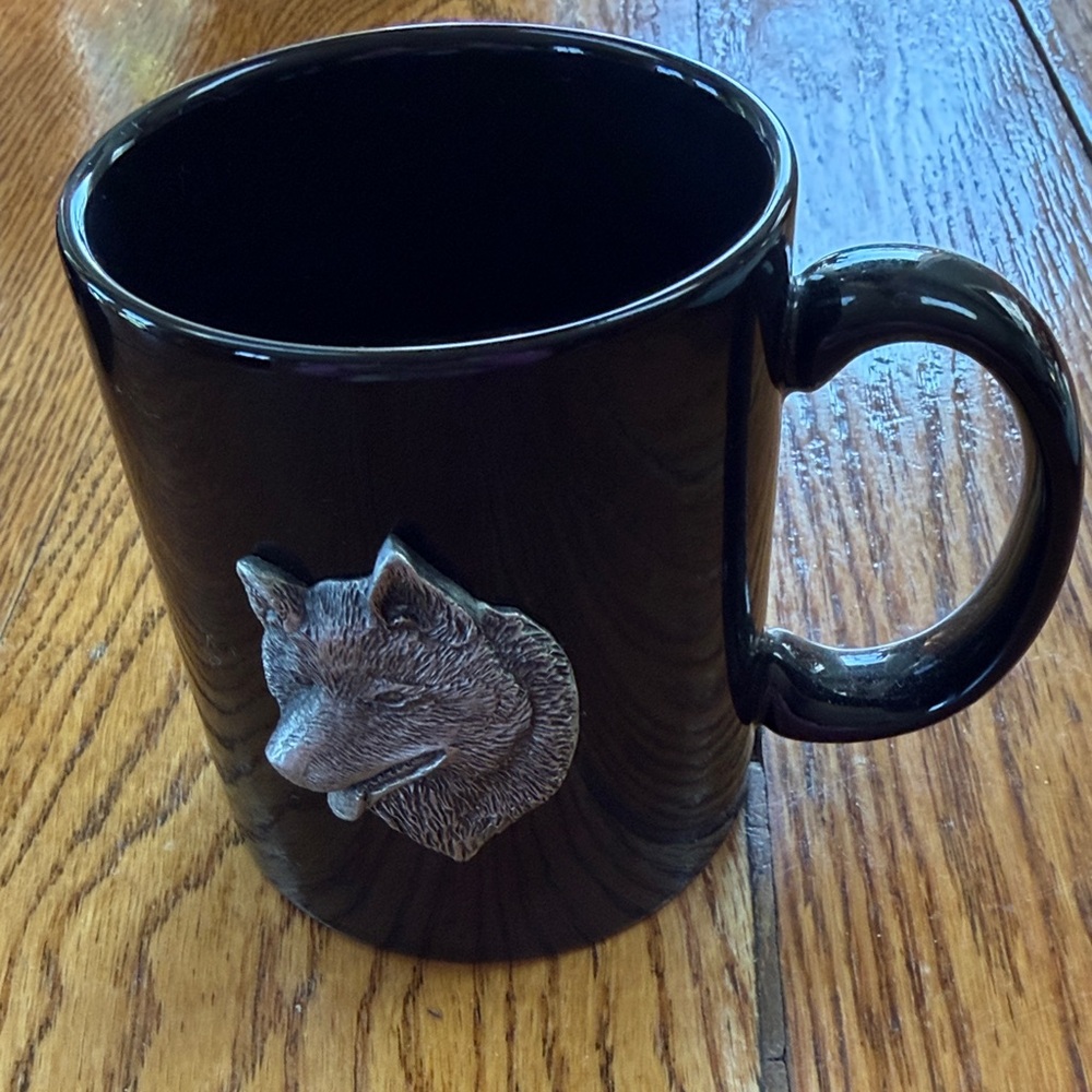 Siberian Husky black n g with 3D pewter Husky dog on front. Back has Husky facts